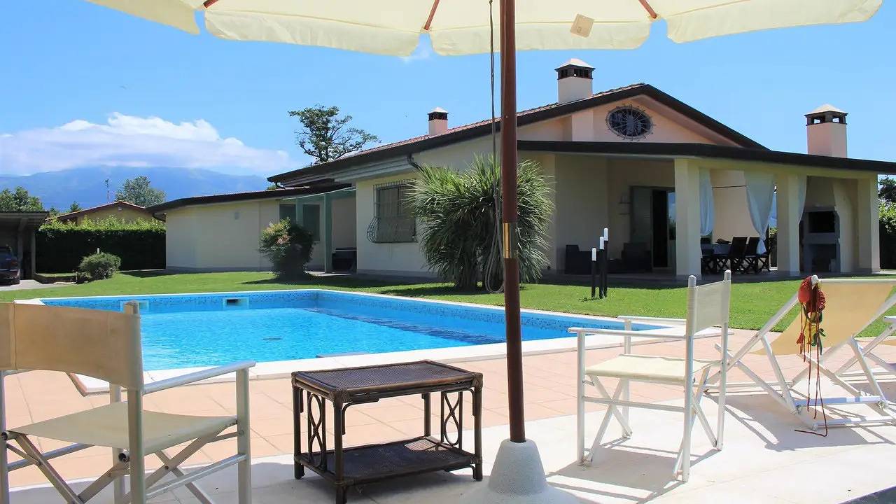 Casa vacanza a Versilia a partire da 486€ a notte