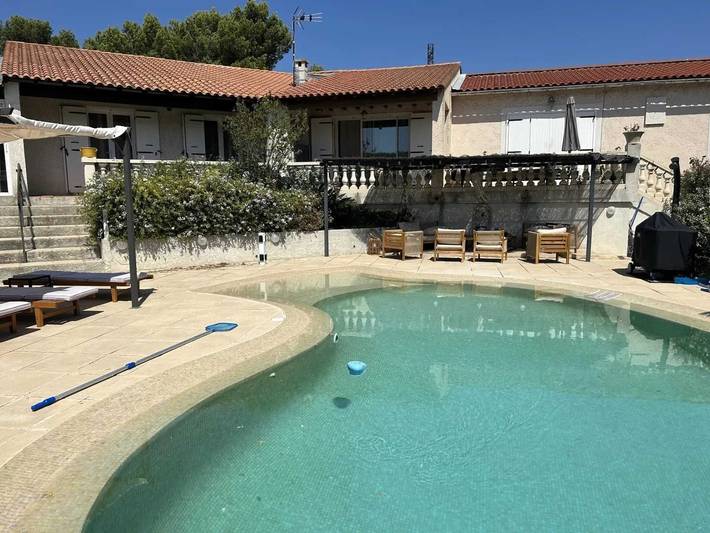 Location de vacances pour 6 personnes, avec piscine ainsi que terrasse et jardin à Martigues - 3
