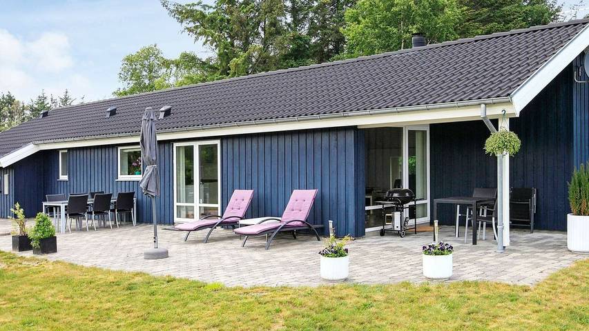Ferienhaus für 6 Personen, mit Sauna und Terrasse sowie Whirlpool in Bratten