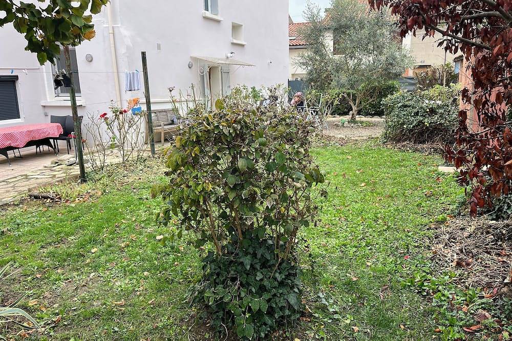 Maison avec terrain clôt , garage, centre ville très calme . in Castelsarrasin, Tarn-et-Garonne