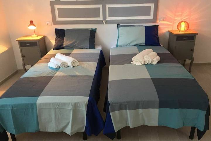 Entire apartment, Nice apartment for 4 people with Wifi, A/C, Tv, patio and panoramic view in Todi, Perugia Province