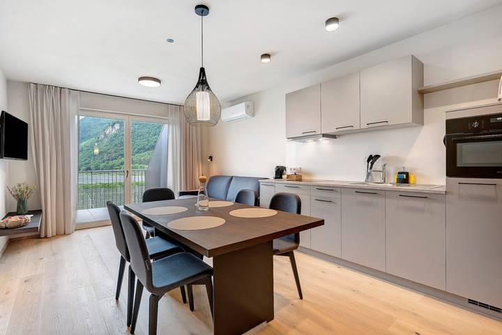 Ferienwohnung für 5 Personen, mit Balkon und Garten in Lana