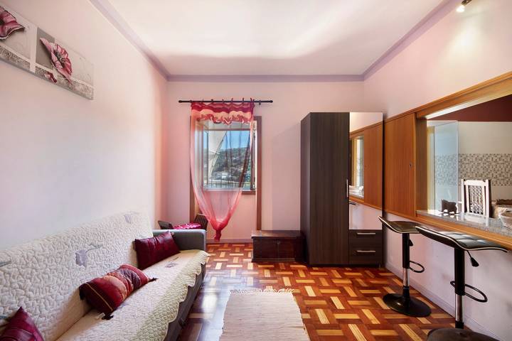 Entire apartment, Apartment 'Porto Douro - 2' with Shared Pool, Shared Terrace and Wi-Fi in Foz do Sousa e Covelo, Porto District
