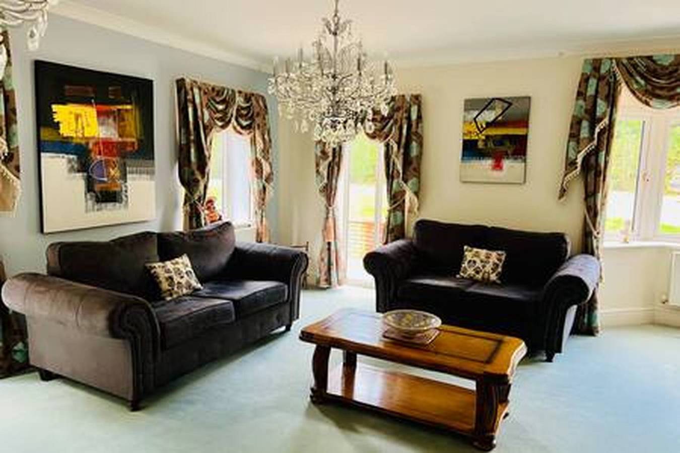 Stratford 4 Br Family Mansion with Pool, Gym & Bbq in Beaudesert, Warwickshire