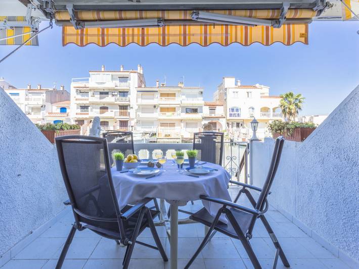 Ferienhaus für 4 Personen, mit Garten und Balkon in Empuriabrava