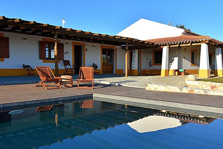 Maison de vacances pour 14 personnes, avec vue ainsi que jardin et piscine