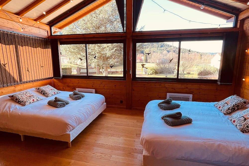 Cosy lakeside chalet between Vosges and Alsace in Ban-sur-Meurthe-Clefcy, Parque natural regional de los Ballons des Vosges