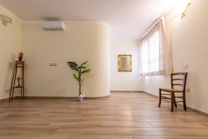 Chambre d’hôte pour 2 personnes, avec terrasse dans Tonara - 2