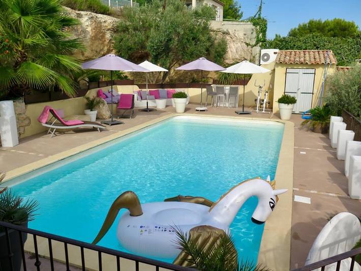 Villa pour 8 personnes, avec jacuzzi ainsi que jardin et piscine, adapté aux familles à Martigues - 4
