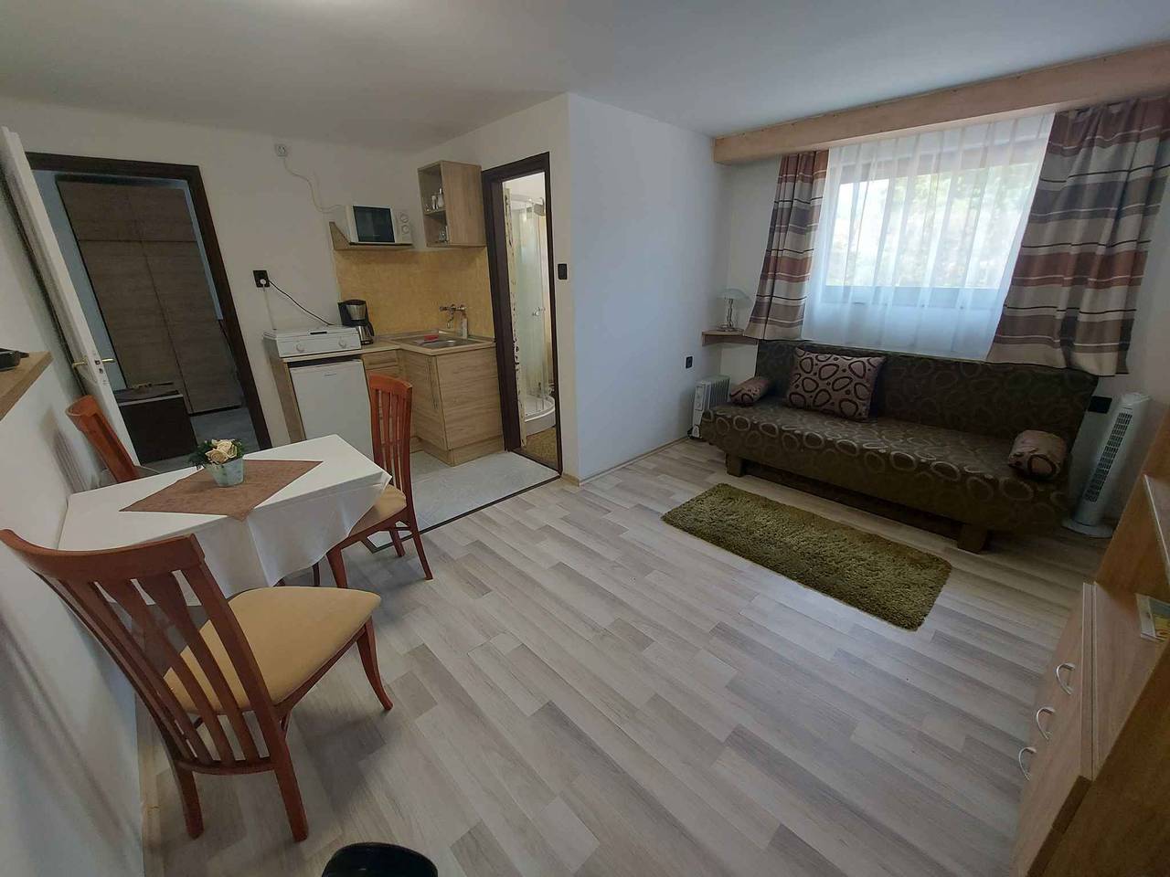 Ganze Ferienwohnung, Ferienwohnung mit großem Garten, Internet und Klimaanlage  in Balatonföldvar, Plattensee Südufer