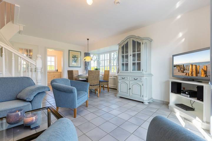 Ganze Wohnung, Feines Wohnen mit viel Platz unter kuscheligem Reet in Bestlage. in Wenningstedt, Sylt