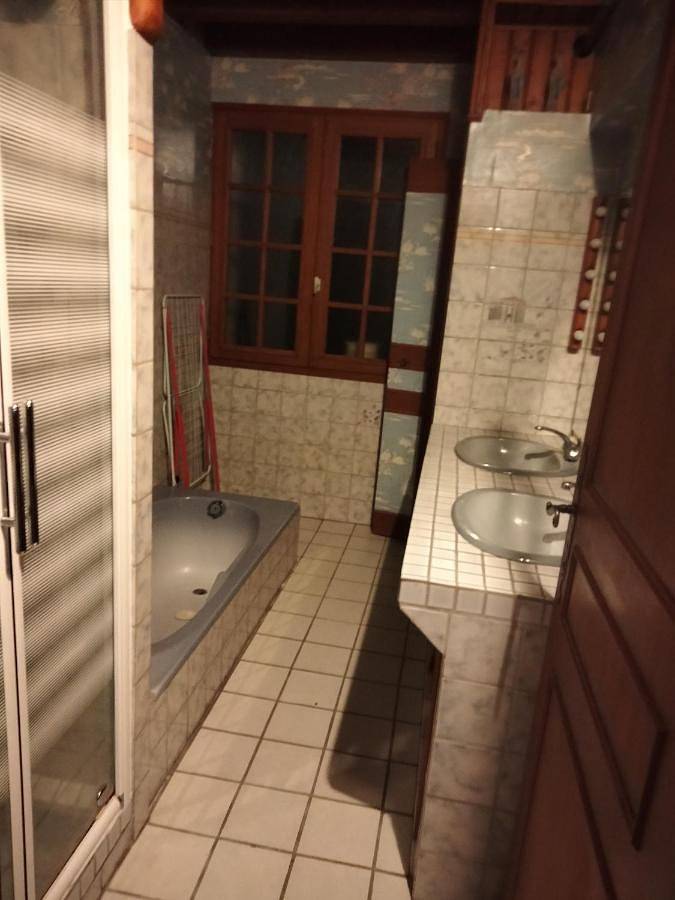 Appartement de vacances entier, Double Room with Shared Bathroom in Grand-Brassac, Périgord Vert