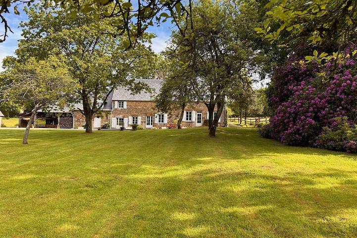 Gîte pour 10 personnes, avec jardin