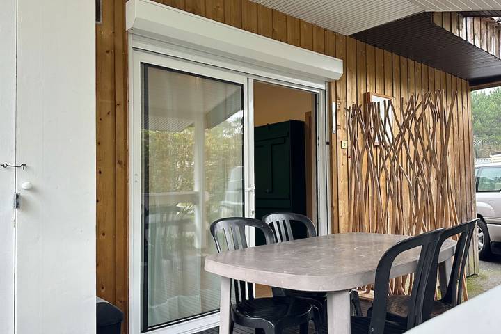 Chalet pour 4 personnes, avec jardin et piscine, adapté aux familles à Gujan-Mestras