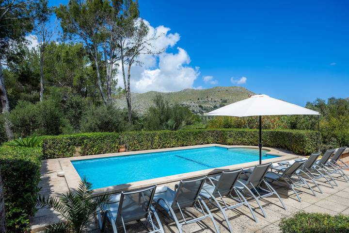 Villa "Can Seguinot d'Alt" mit Bergblick, Privatem Pool und WLAN in Port de Pollença, Pollença