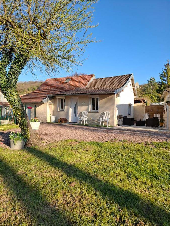 Location de vacances pour 5 personnes, avec jardin dans Amenucourt