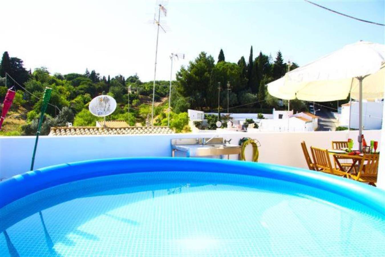 Appartamento intero, Appartamento 'Fernandes' con Vista Montagna, Wi-Fi e Aria Condizionata in Carvoeiro, Lagoa