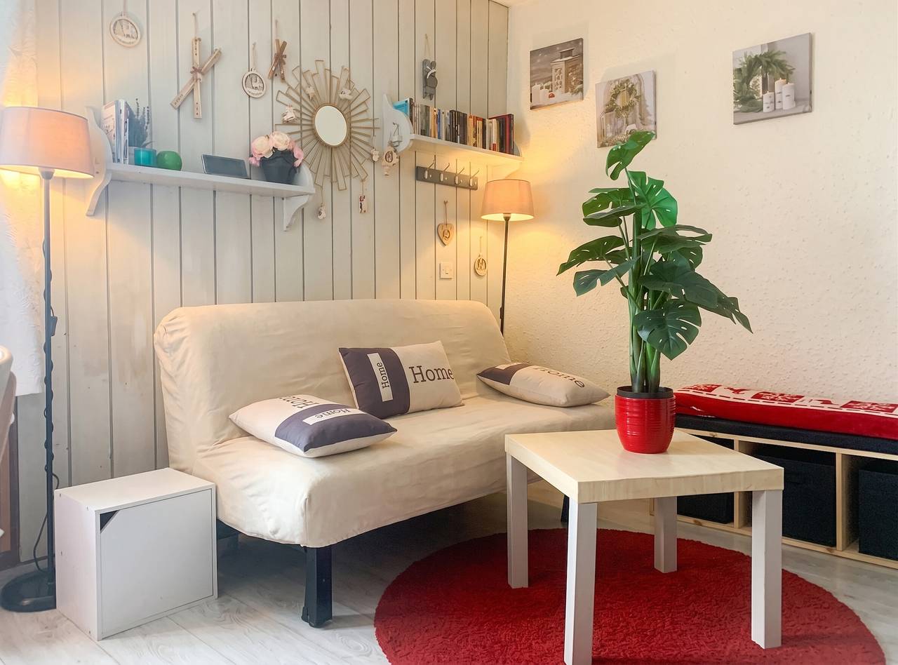 Studio entier, Studio chaleureux à Uvernet-Fours, 25m² avec vue montagne in Pra-Loup (station de ski), Pra-Loup
