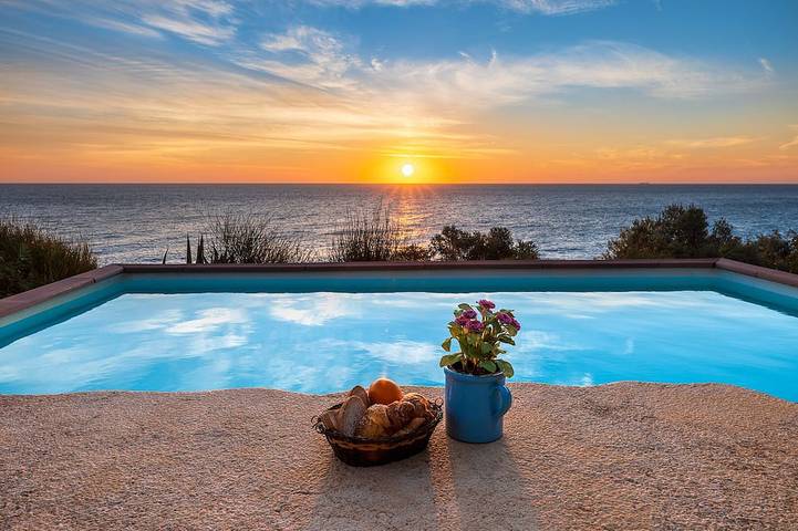 Gîte pour 3 personnes, avec Terrasse ainsi que Jardin et Piscine dans Cocumola