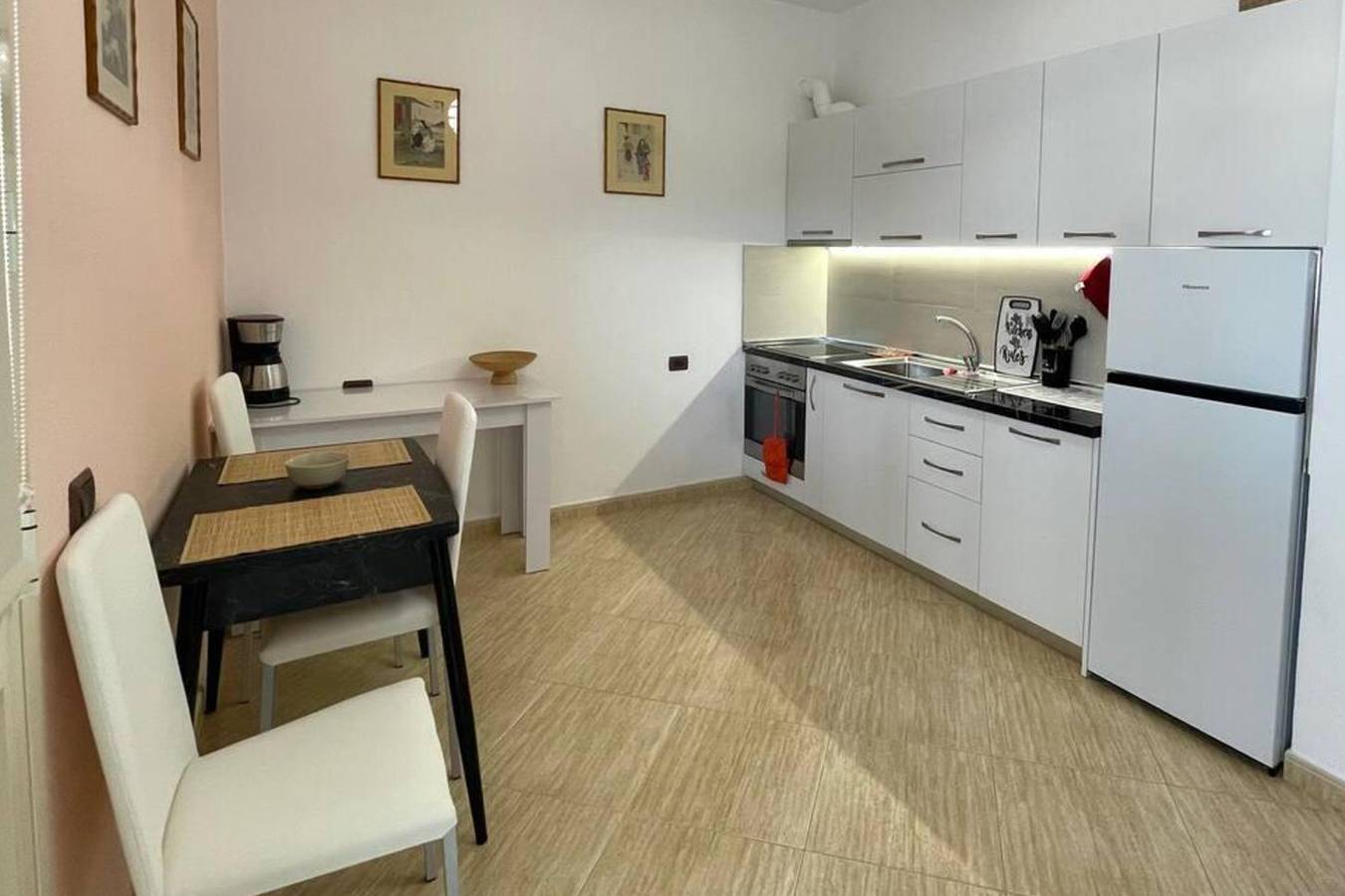 Geheel vakantieappartement, Vakantieappartement voor 2 personen met terras in Durrës (stad), Albanië