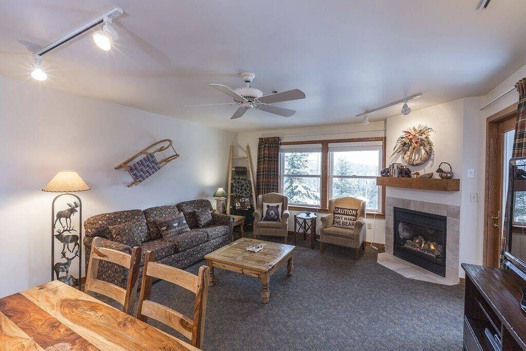 Ganze Wohnung, Comfortable Condo with Valley Views in Glacier-Nationalpark