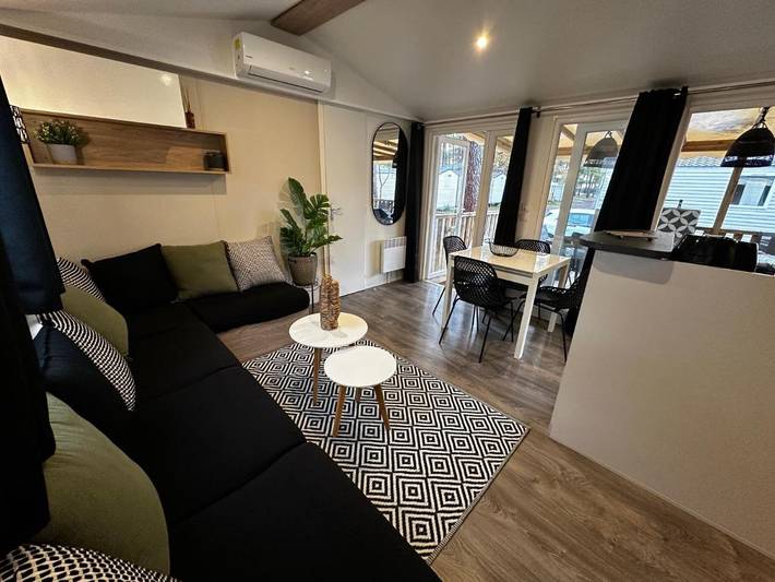 Camping pour 6 personnes, avec jacuzzi et jardin ainsi que piscine et bassin pour enfant à Seignosse - 2