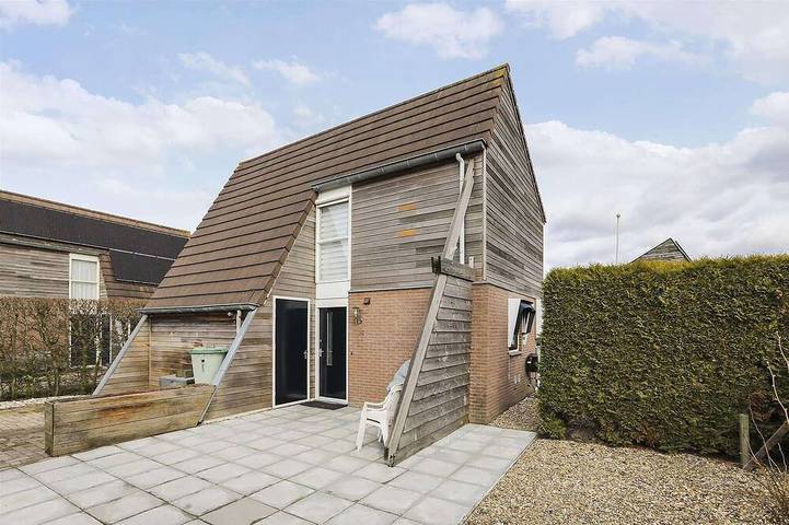 Ferienhaus für 6 Personen, mit Pool und Garten sowie Terrasse, mit Haustier