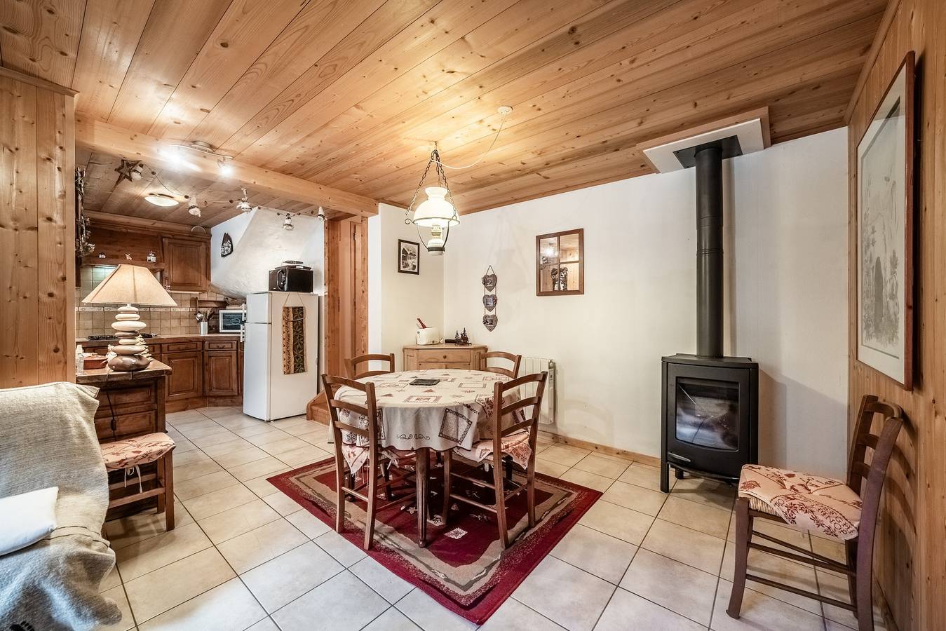 Appartement entier, Appartement "Chalet Ermena" avec vue sur la montagne et Wi-Fi in Saint-Jean-d'Aulps, Les Portes du Soleil