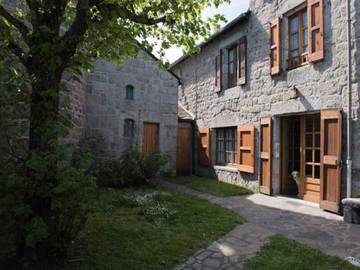 Gîte pour 7 Personnes dans Fau-de-Peyre, L'Aubrac, Photo 3
