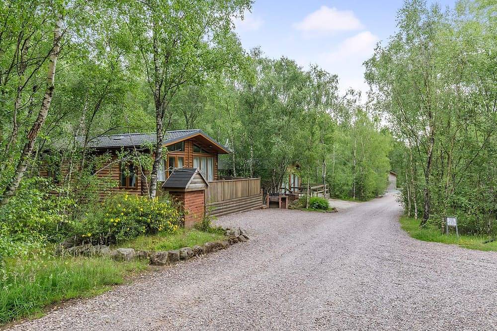 Cosy log cabin with one double. in Alton Towers, Staffordshire