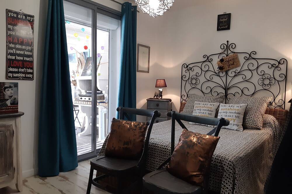 Melanie'S Little House 30M From The Sea in Le Brusc, Six-Fours-les-Plages