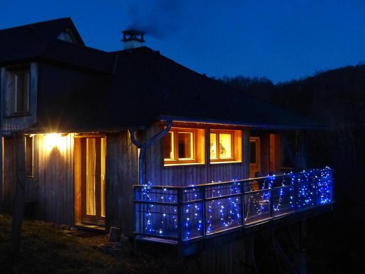 Location de vacances pour 9 personnes, avec vue ainsi que jardin et terrasse à Massat - 2