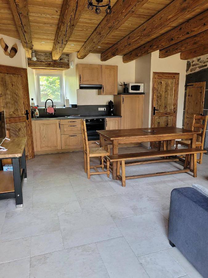 Location de vacances pour 10 personnes, avec jardin, animaux acceptés à Alleuze - 3