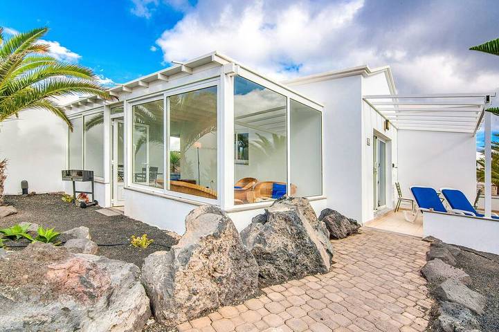 Casa de vacaciones para 4 personas, con piscina además de terraza y jardín - 1