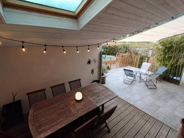 Location de vacances pour 12 personnes, avec vue ainsi que piscine et jardin à Les Ollières-sur-Eyrieux - 2