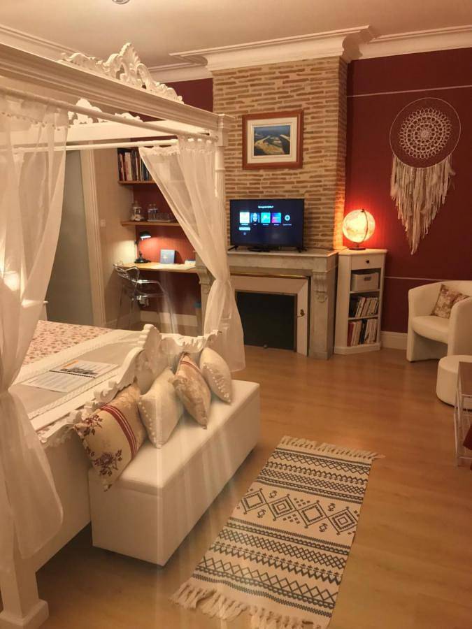 Gîte pour 2 personnes, avec vue ainsi que jardin et piscine à Loupiac - 4