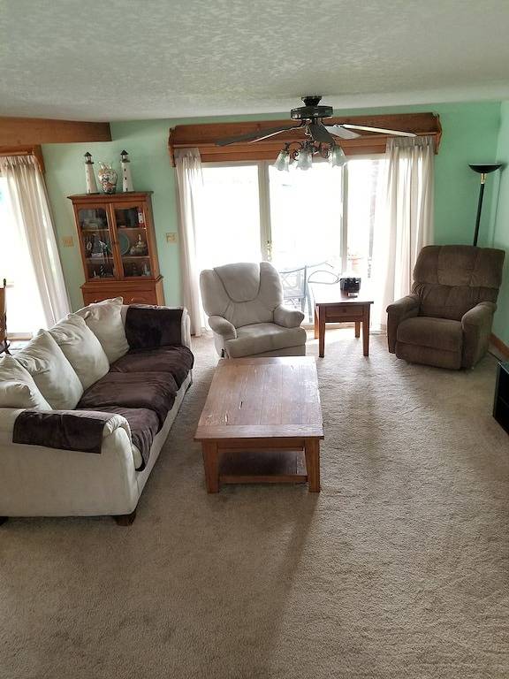 Devils Lake Vacation Home mit 20 Fuß der See-Frontage in Manitou Beach-Devils Lake, Lenawee County