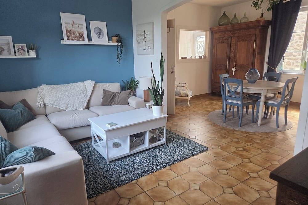 Quiet house close to beaches, port and shops in Montfarville, Cherbourg region
