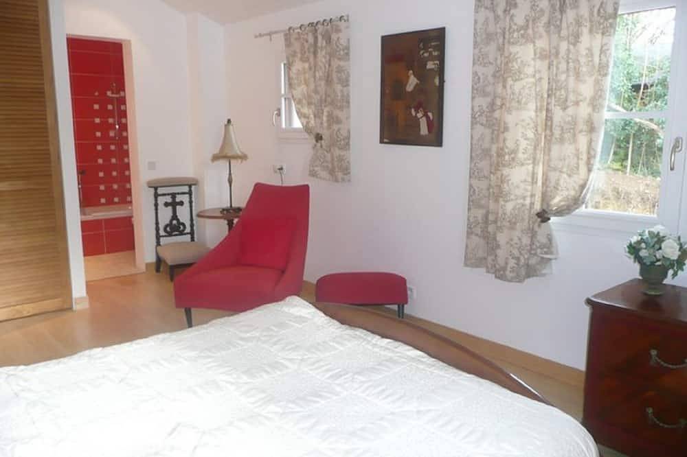 Big garden, 200m beach, shops 500m, wifi, in Arradon, Côte des Mégalithes