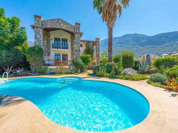 Ferienhaus für 7 Personen, mit Pool und Ausblick sowie Garten, mit Haustier in Fethiye