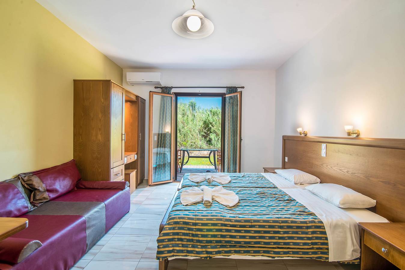 Helt studio, Holiday Studio 'Mirage Arillas Studio Type C16' next to Beach with Balcony, Shared Pool & Wi-Fi in Arillas, Korfu
