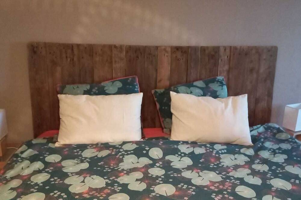 Maison a 2 pas de lourmarin  au calme absolu avec piscine et pool house in Puyvert, Parc naturel régional du Luberon