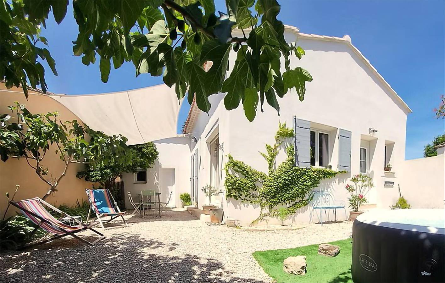 Modernes Apartment mit Pool, WiFi & AC in der Nähe von Le Saigon Restaurant in Mazan, Parc naturel régional du Mont-Ventoux