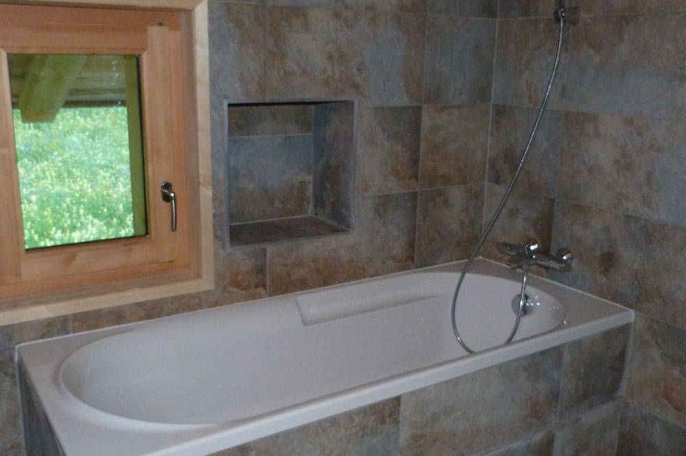 Chalet à la Giettaz tout confort aux pieds des pistes in La Giettaz, Région d'Albertville