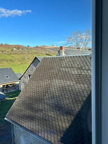 Gîte pour 10 personnes, avec vue à Chastreix