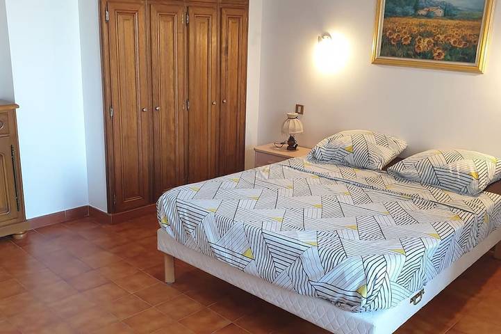 Charming village house in the heart of the Luberon in Pierrevert, Regionaler Naturpark Luberon