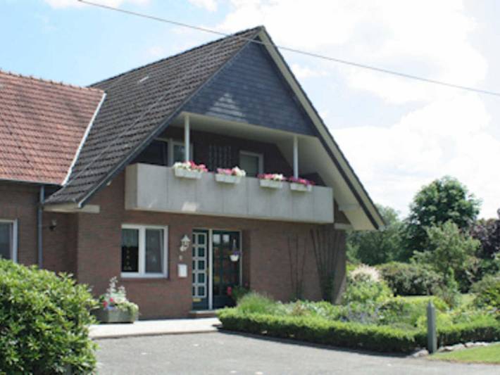 Ferienwohnung für 3 Personen, mit Balkon, kinderfreundlich in Uplengen - 2