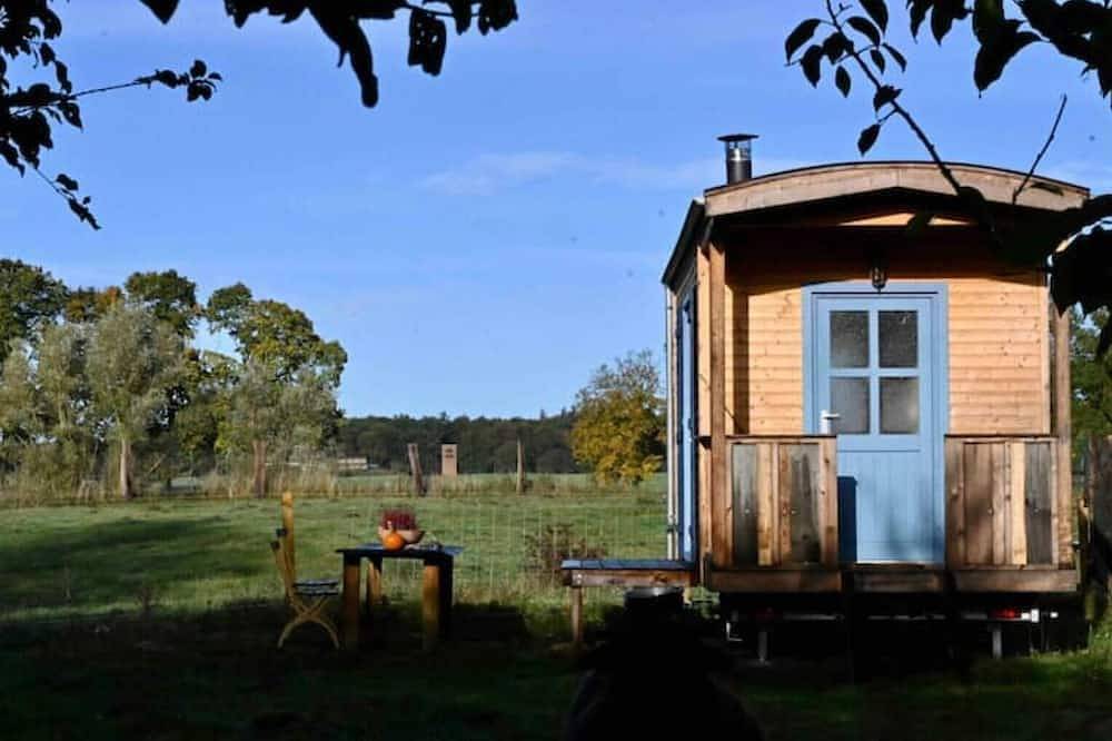 Autarker Schäferwagen mit Kamin & Sauna ganzjährig nutzbar im Naturgarten in Dargun, Mecklenburgische Seenplatte
