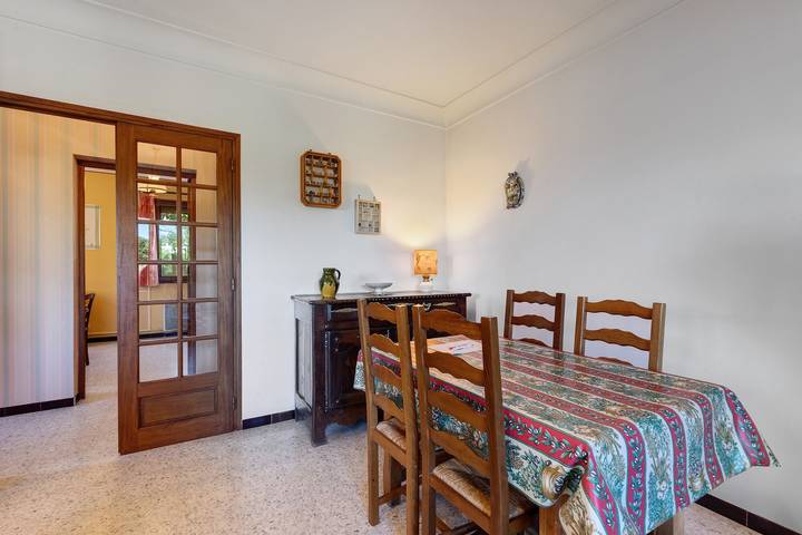 Casa confortável com jardim, Wi-Fi e ar condicionado em Saint-Gilles in Saint-Gilles, Costa mediterrânica (França)