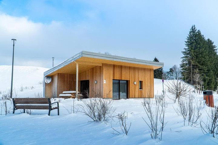 Gîte pour 6 personnes, avec jardin et vue dans Mouthe